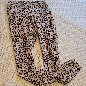 Leopard high waisted Capri leggings